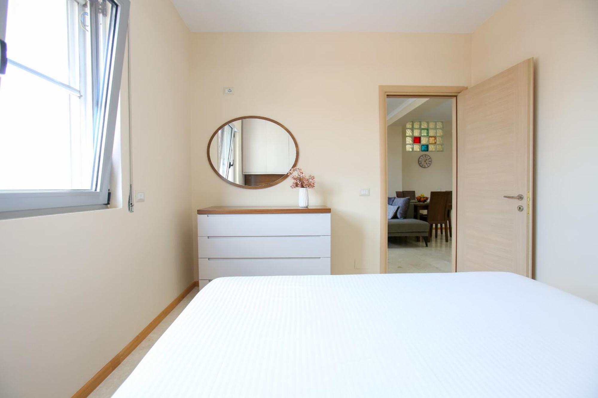 Sunset Apartment *